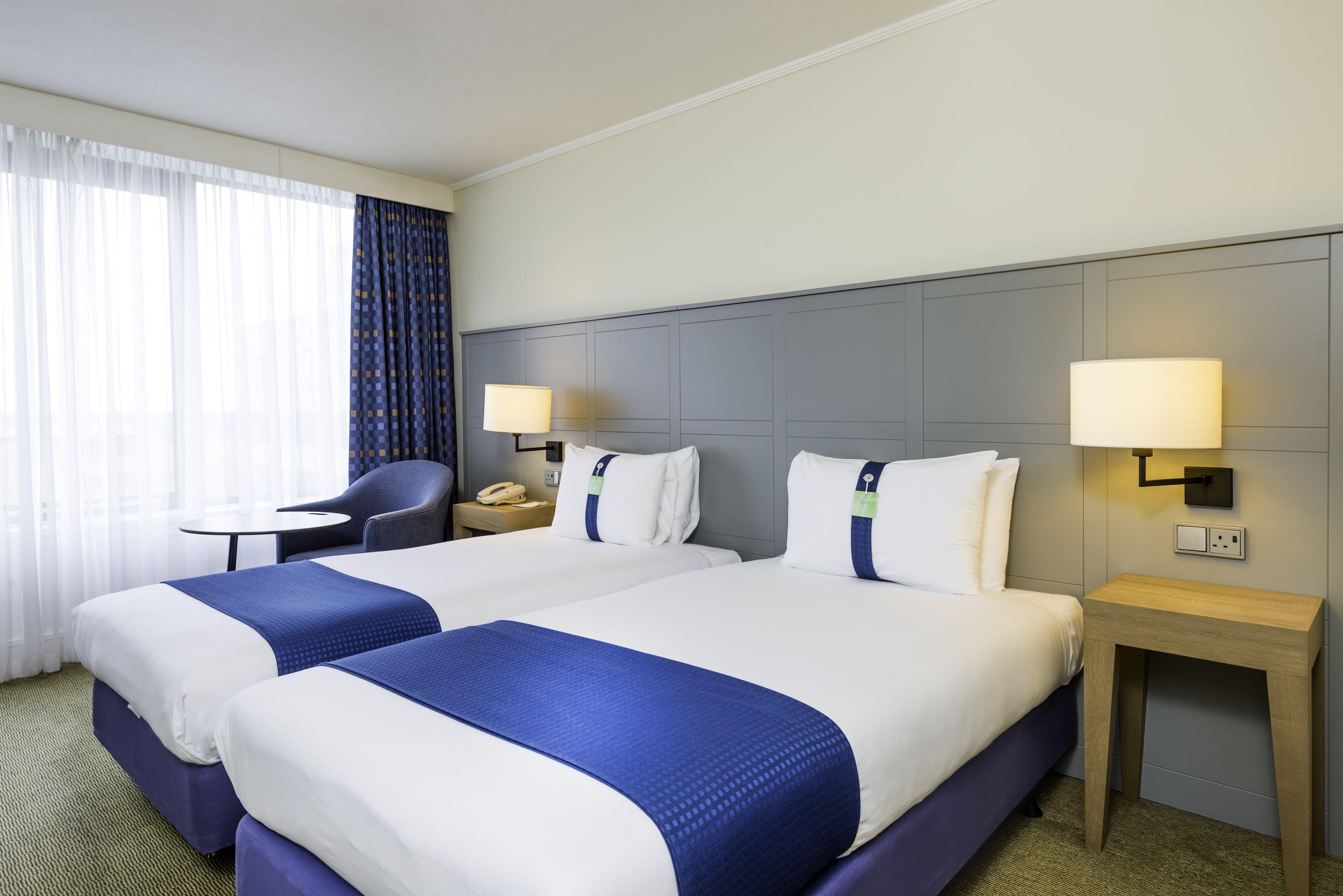 Holiday Inn Milton Keynes Central By Ihg Exterior foto