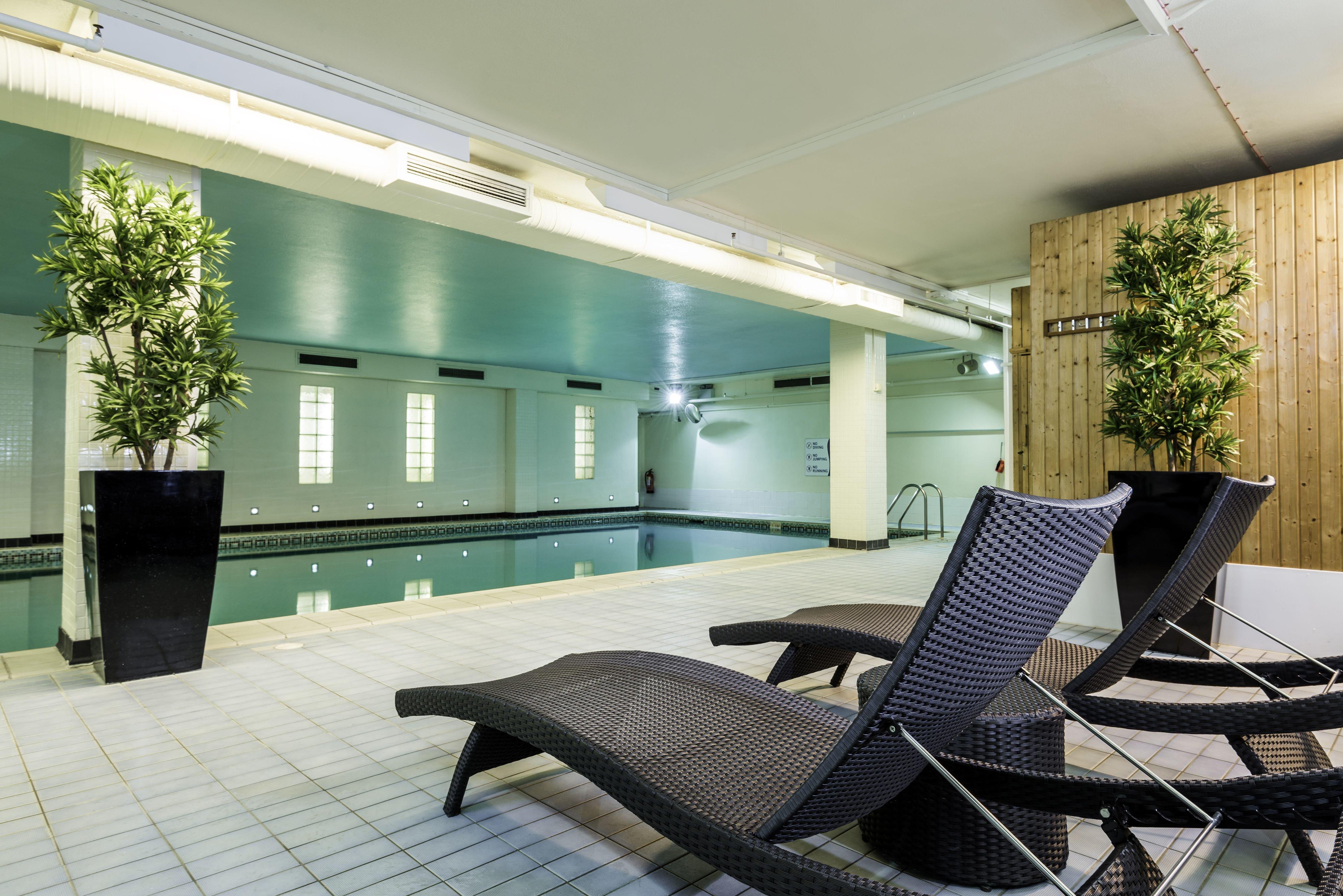 Holiday Inn Milton Keynes Central By Ihg Exterior foto