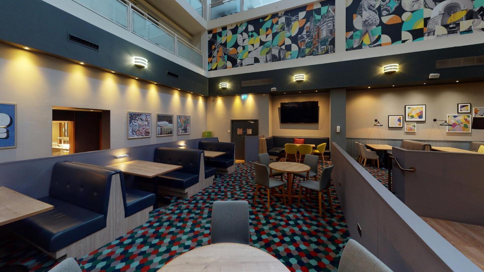 Holiday Inn Milton Keynes Central By Ihg Exterior foto