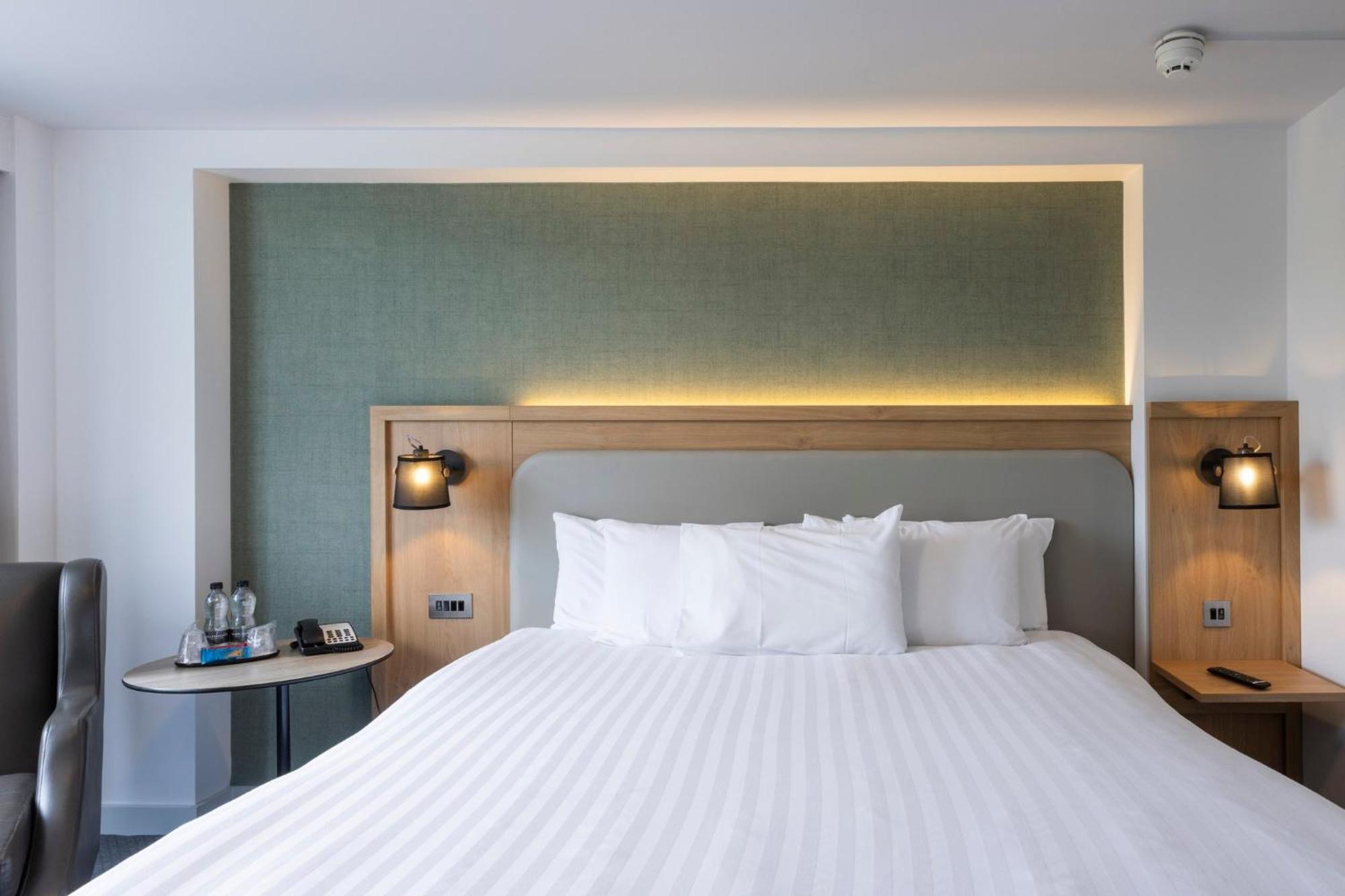 Holiday Inn Milton Keynes Central By Ihg Exterior foto