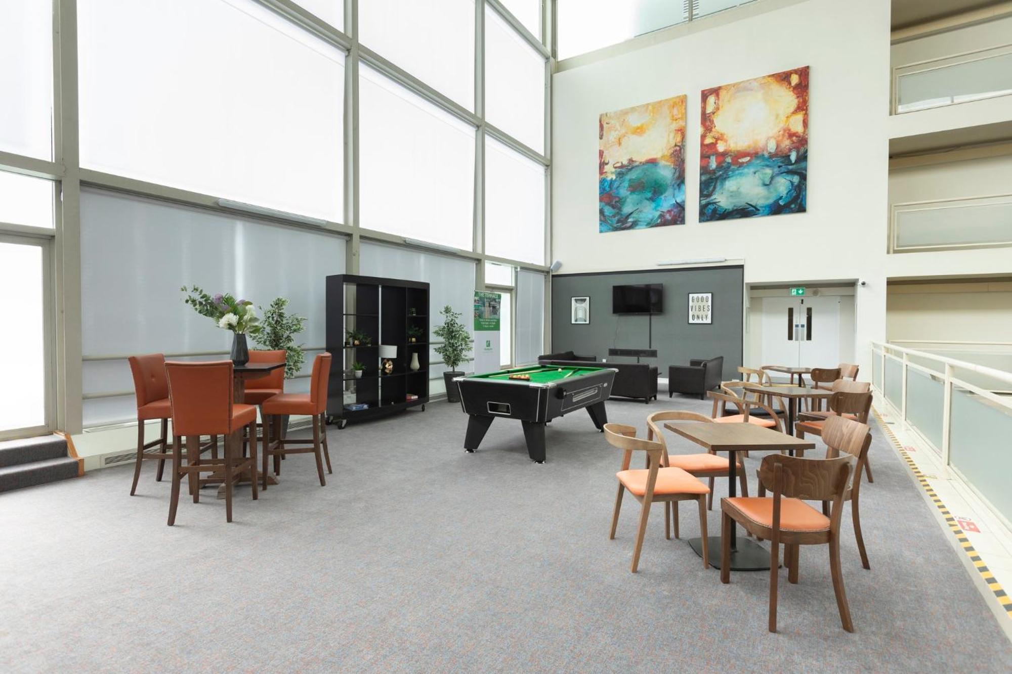 Holiday Inn Milton Keynes Central By Ihg Exterior foto